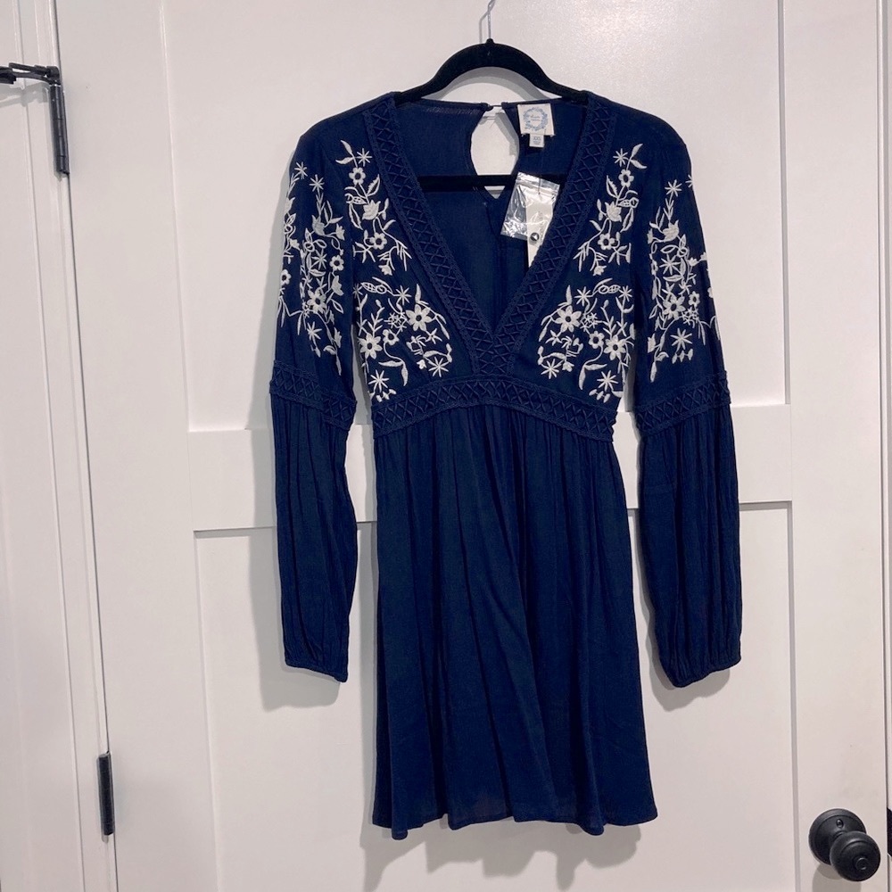 Francesca's Collection IRINE EMBROIDERED SHIXXS NWT blue long sleeve boho dress - Picture 7 of 7